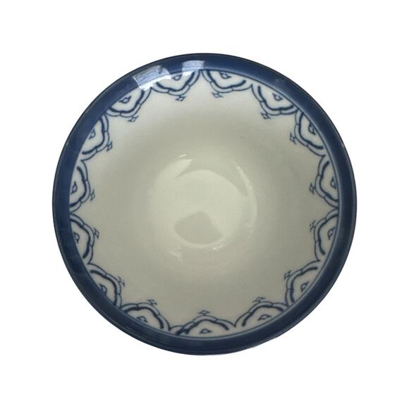 Set of 4 Karako Yunomi Children Playing Blue White Teacups - Picture 4 of 10